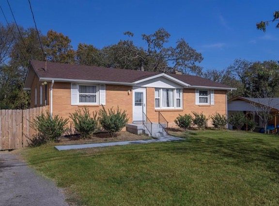 3rd image of 736 Revels Dr