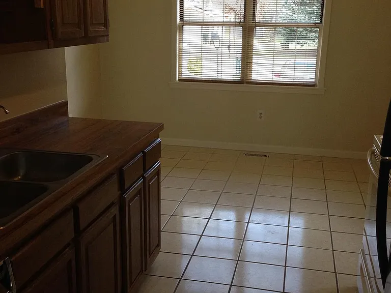 5001 Tarpon Ln — Photo 3