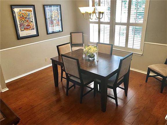 5th image of 1027 Oaklands Dr