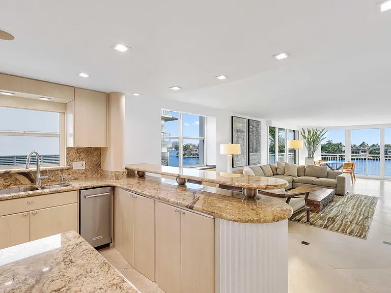 511 Bayshore Dr #401 — Photo 5