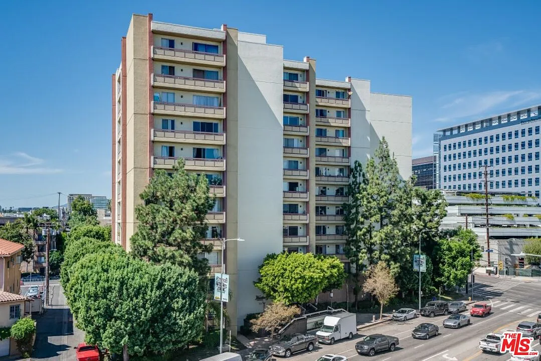 1 bed, 2.0 bath, 959 sqft, $3,500 — Photo 1