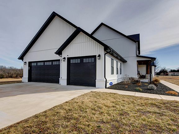 4th image of 3366 N Farm Road 89