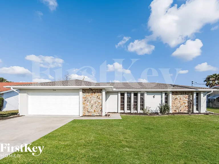 2144 Pellam Blvd — Photo 1