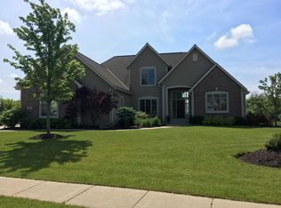 742 Pinehurst Dr, Mukwonago, WI 53149