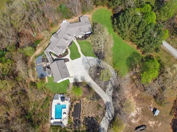 270 Milford Trl, Talking Rock, GA 30175