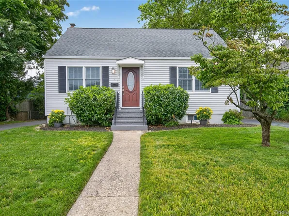 137 Wantagh Avenue, Levittown, NY 11756