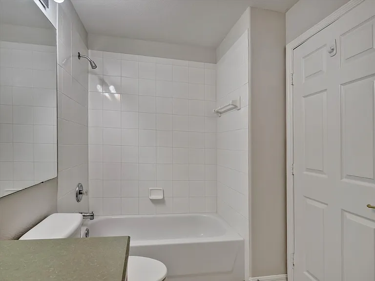 2508 Caliente Trail3856 Keyless Entry — Photo 17