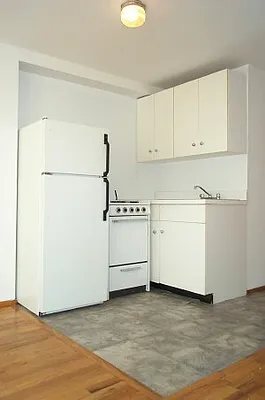 Rented by Tower Brokerage | media 16