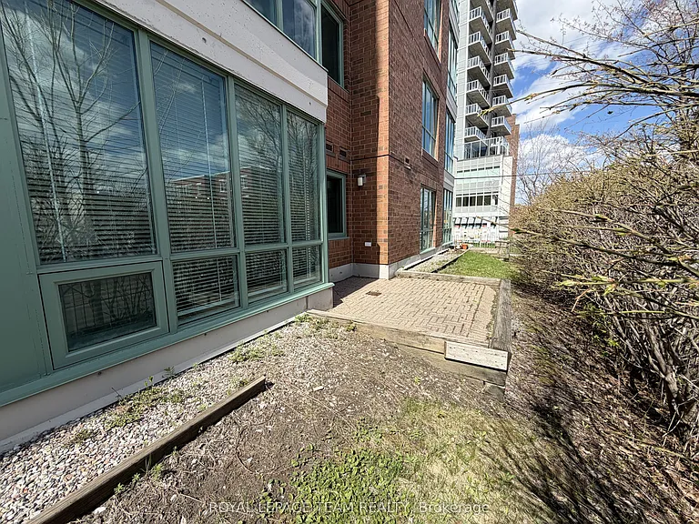 550 Cambridge St S #102 — Photo 24