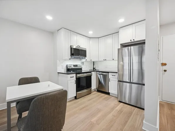 Circle Arms Apartments