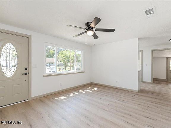 3rd image of 290 LEE Drive
