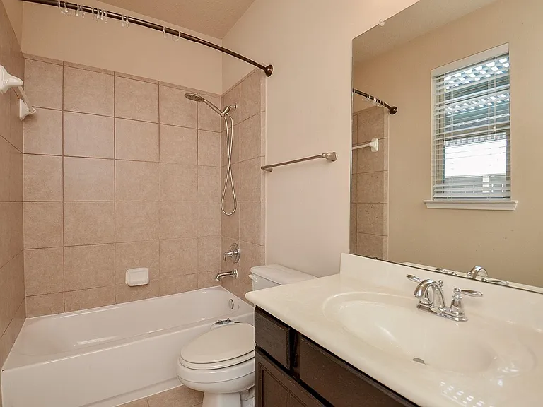 3307 Home Point Dr — Photo 7