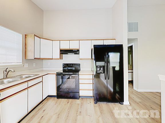 5th image of 1270 Sherwood Dr