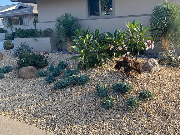 3rd image of 6127 Del Cerro Blvd