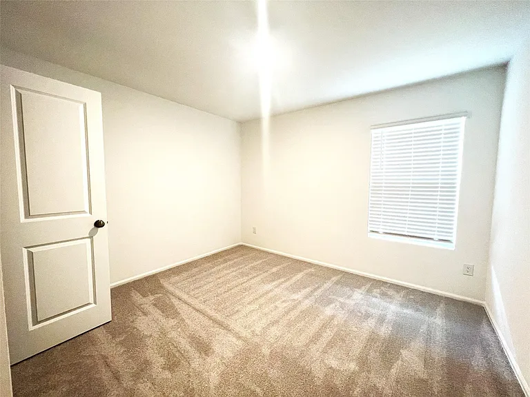 1499 Twilight Green Dr — Photo 8