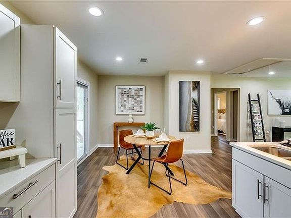 5th image of 1271 Byewood Ln SW
