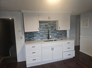 28 Darrow St FLOOR 3, Pawtucket, RI 02860