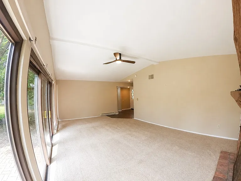 201 Oakhill Dr — Photo 2