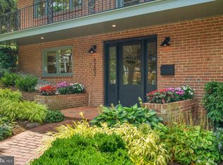 6202 Foxcroft Rd, Alexandria, VA 22307