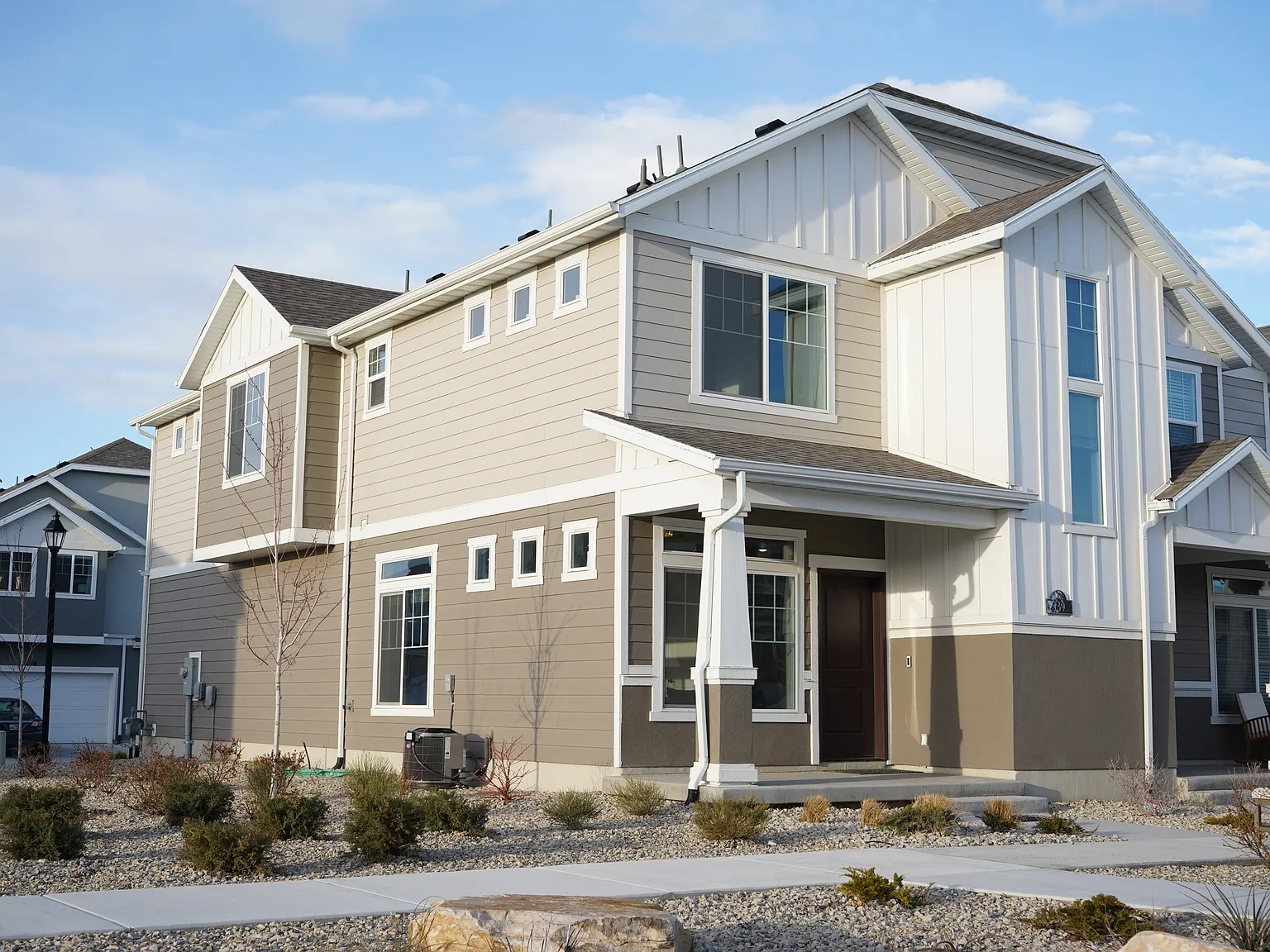 3 bed, 2.5 bath, 1453 sqft, $2,200 — Photo 1