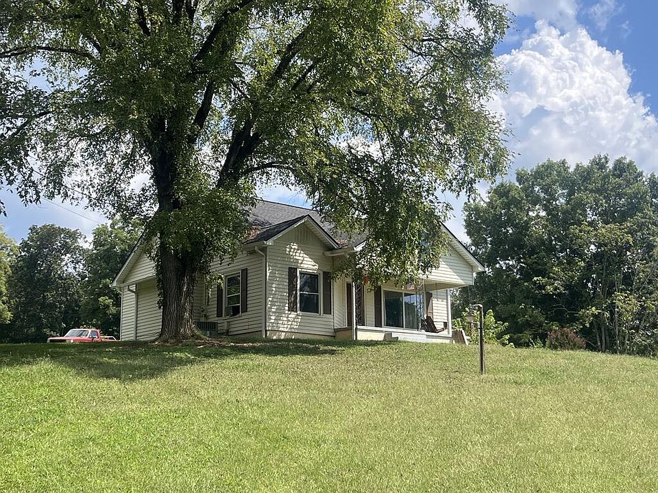 1st image of 8 Oak Ln