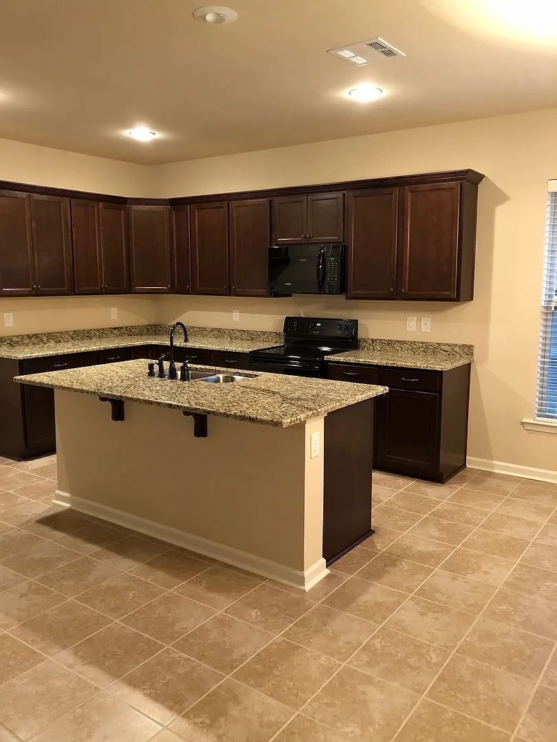 Building Photo - 1040 Deer Pass Dr