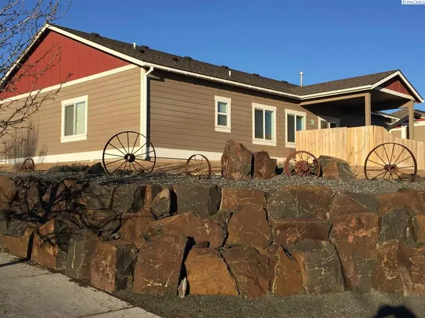 1141 W Davis St, Connell, WA 99326