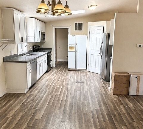3rd image of 51 W Joslin Road