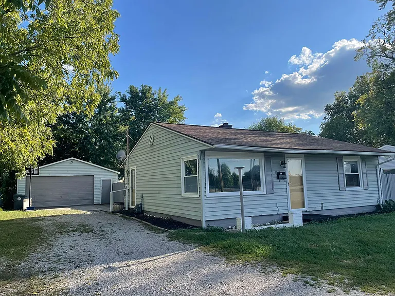 3607 Covert Ave — Photo 1