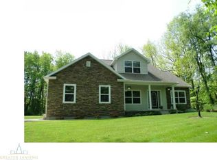 11878 Valdo Dr, Eaton Rapids, MI 48827