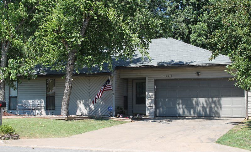 HOUSE FRONT