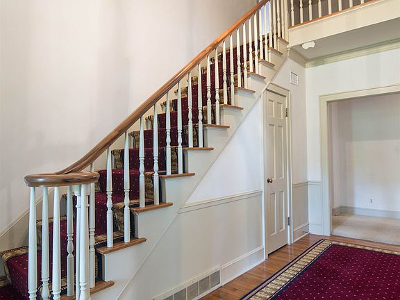 4th image of 1131 Ontario St