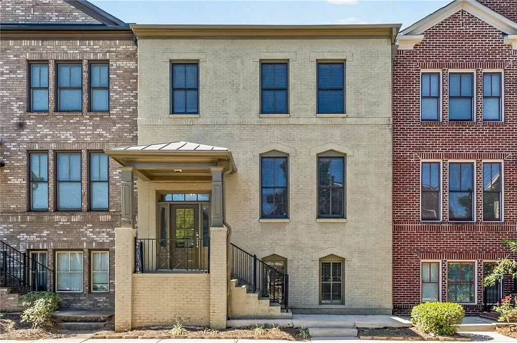 4 bed, 3.5 bath, 2350 sqft, $2,900 — Photo 1
