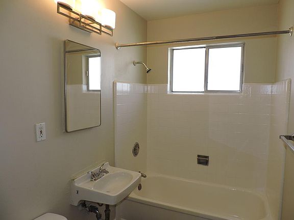 3rd image of 2722 U St Unit 6