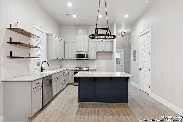 291 S East Ave — Photo 5