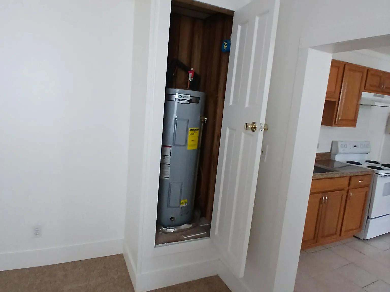 3 bed, 2620 sqft, $1,000 — Photo 3