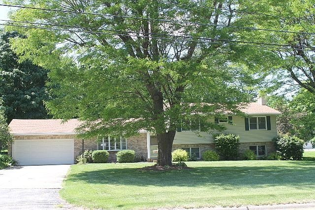 1st image of 604 N 11th St