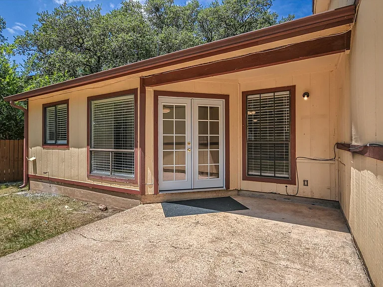 6103 Hill Forest Dr #B — Photo 15