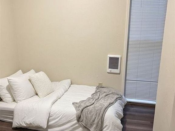 5th image of 2617 Hillegass Avenue Avail 8/1 APT 1C