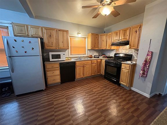 5th image of 1602 Jenkins St