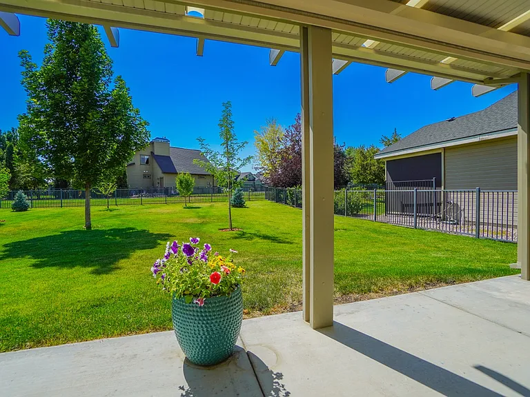 1655 N Azurite Pl — Photo 46