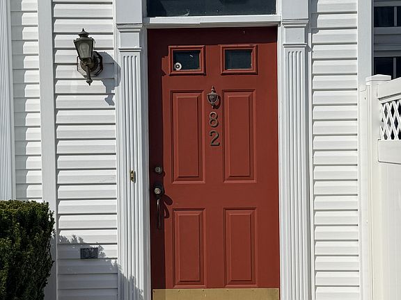 3rd image of 82 Hancock Dr