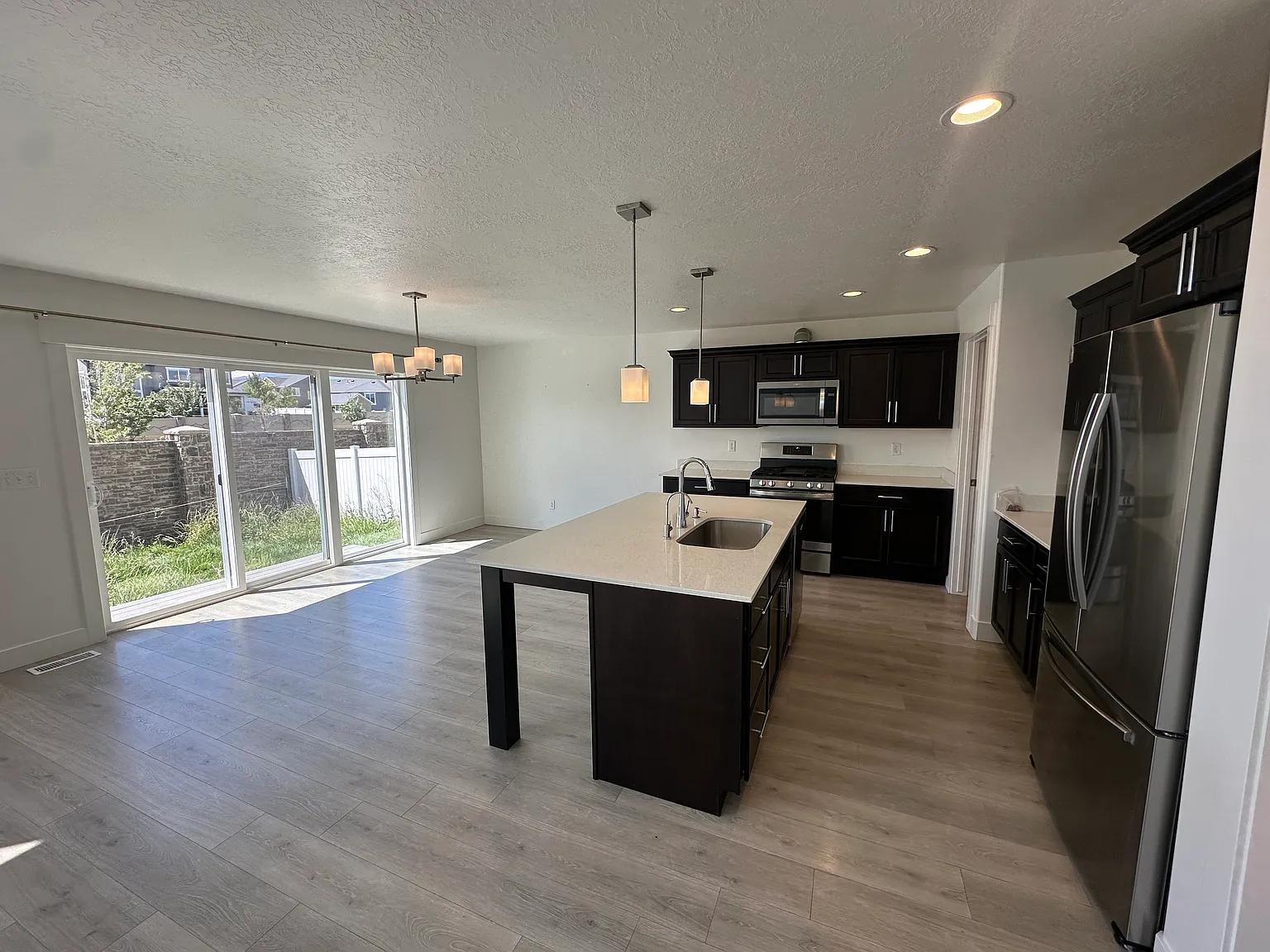6523 W Yawkey Way — Photo 4