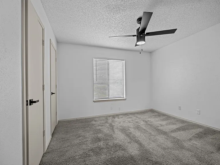 Little Creek Apartments — Photo 35