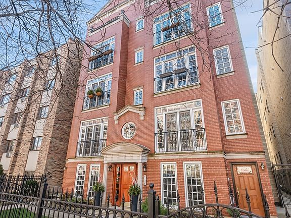 2nd image of 635 W Wrightwood Ave APT 3E