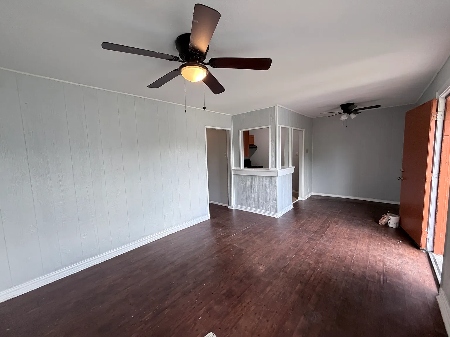 2 bed, 836 sqft, $975 — Photo 2