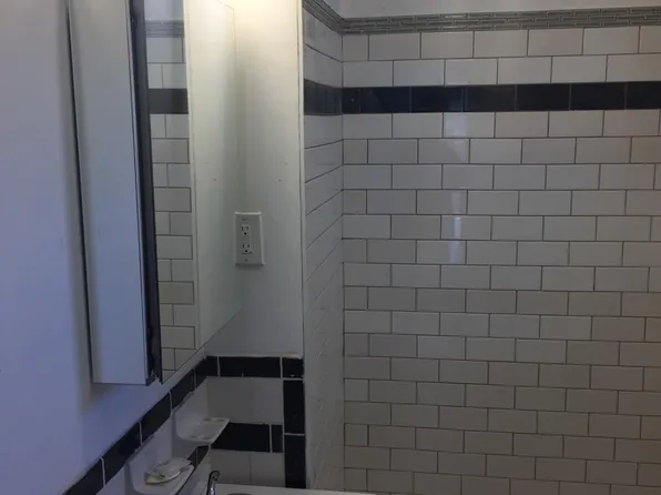 70 Zabriskie Street image 3 of 6