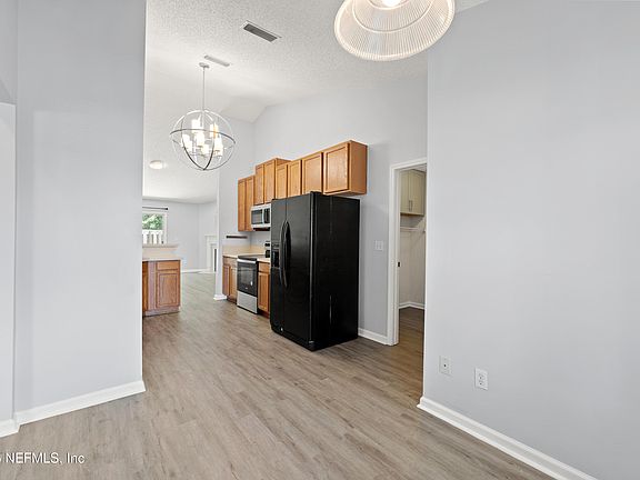 3rd image of 6709 SOUTHERN OAKS Drive