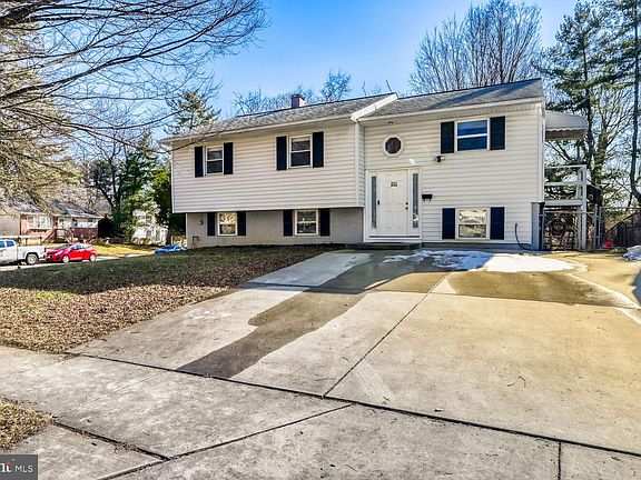 2nd image of 231 Candytuft Rd