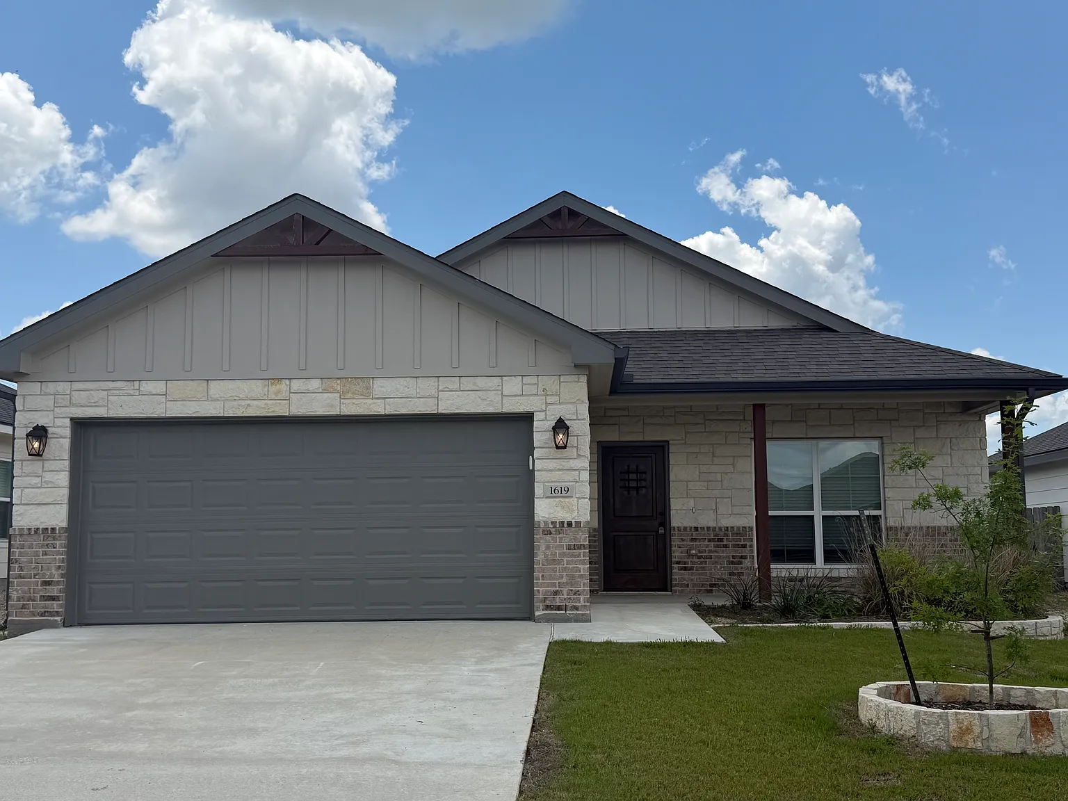 3 bed, 1480 sqft, $1,750 — Photo 1